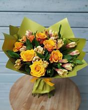 Букет цветов из:  Альстромерии и Розы в Сенном Краснодарский край