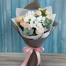 Букет цветов из:  Хризантемы и Розы в Сенном Краснодарский край