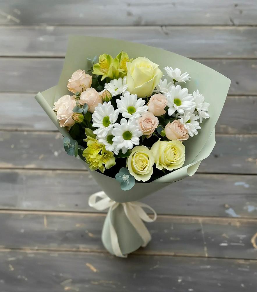 Букет цветов из: Альстромерии, Розы и Хризантемы в Сенном Краснодарский край