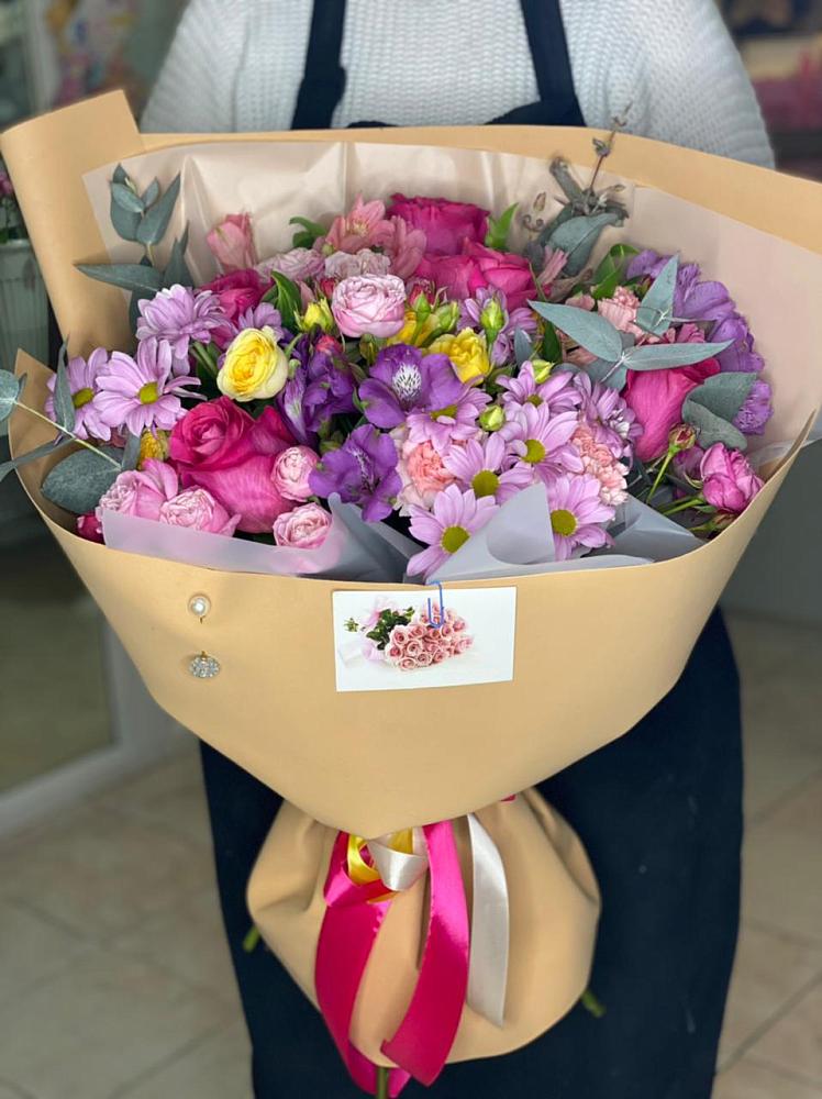 Букет цветов из: Хризантемы, Гвоздики и Альстромерии в Сенном Краснодарский край