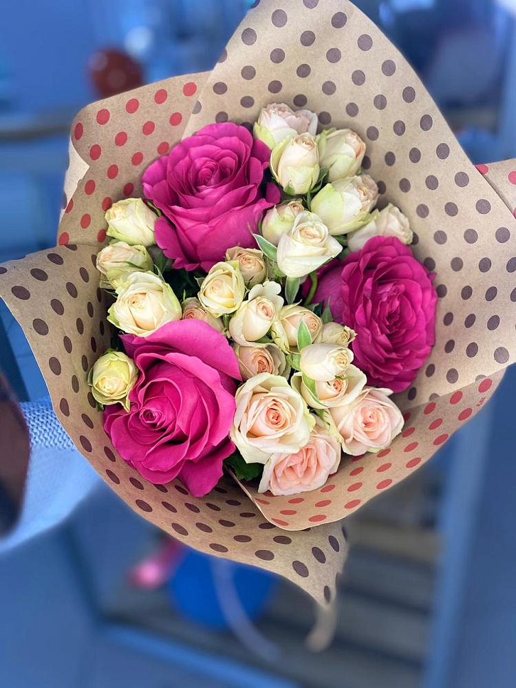 Букет цветов из: Розы в Сенном Краснодарский край