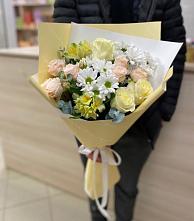 Букет цветов из:  Альстромерии, Розы и Хризантемы в Сенном Краснодарский край