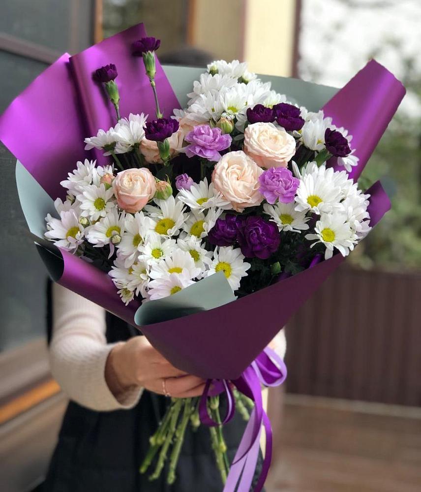 Букет цветов из: Хризантемы, Гвоздики и Розы в Сенном Краснодарский край