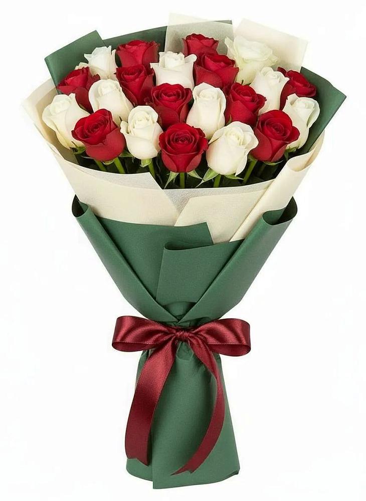 Букет Микс из красных и белых роз в Сенном Краснодарский край
