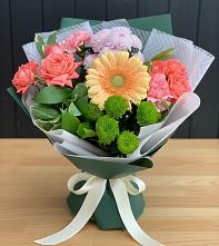 Букет цветов из:  Гвоздики, Розы, Герберы и Хризантемы в Сенном Краснодарский край