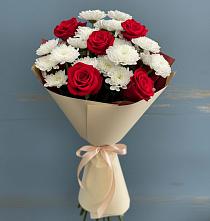 Букет цветов из:  Розы и Хризантемы в Сенном Краснодарский край