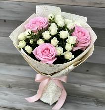 Букет цветов из:  Розы в Сенном Краснодарский край