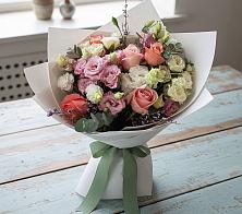 Букет цветов из:  Розы, Лизиантусы и Гвоздики в Сенном Краснодарский край