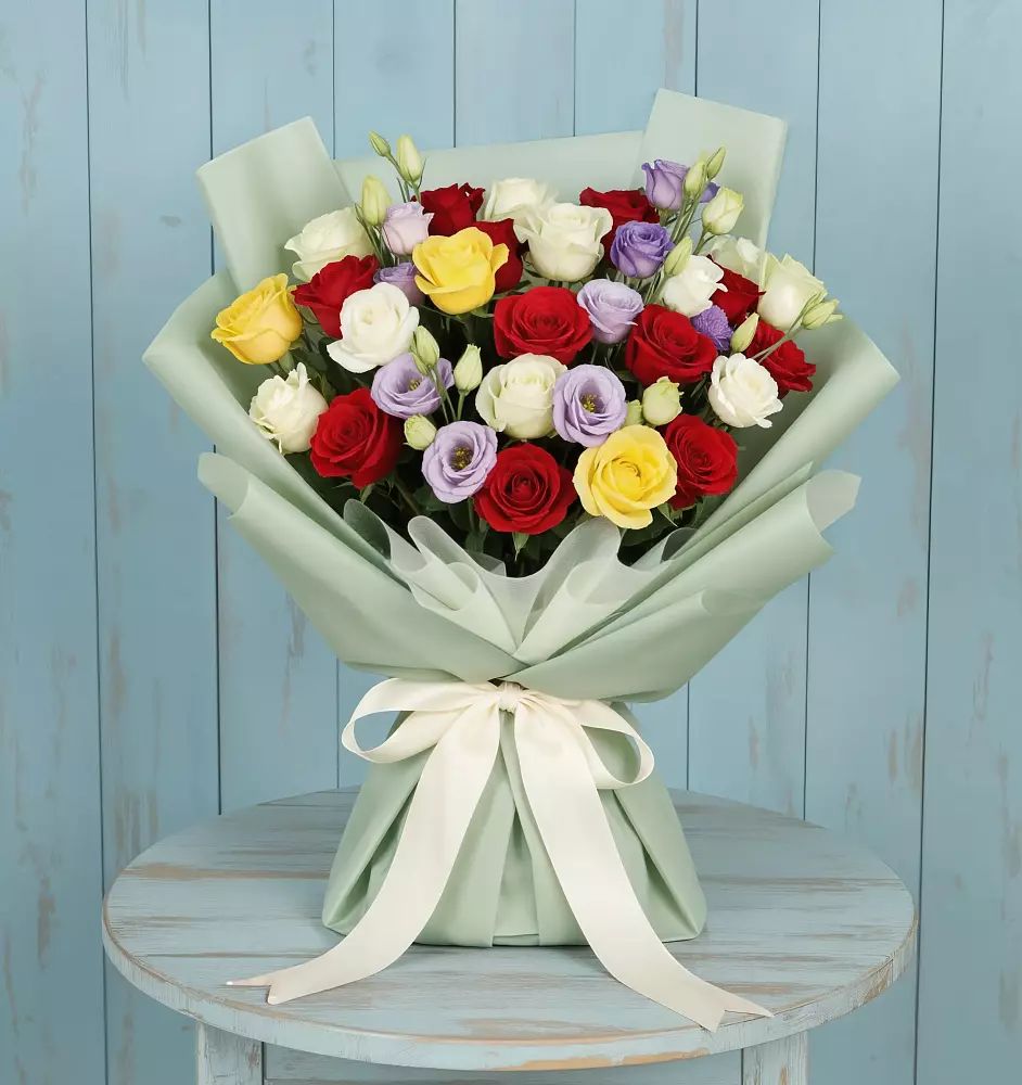 Букет цветов из: Розы в Сенном Краснодарский край