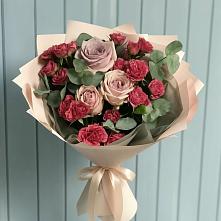 Букет цветов из:  Гвоздики и Розы в Сенном Краснодарский край