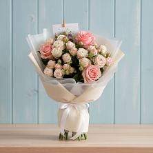 Букет цветов из:  Розы в Сенном Краснодарский край