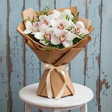 Букет цветов из:  Орхидеи и Розы в Сенном Краснодарский край