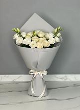 Букет цветов из:  Розы и Лизиантусы в Сенном Краснодарский край